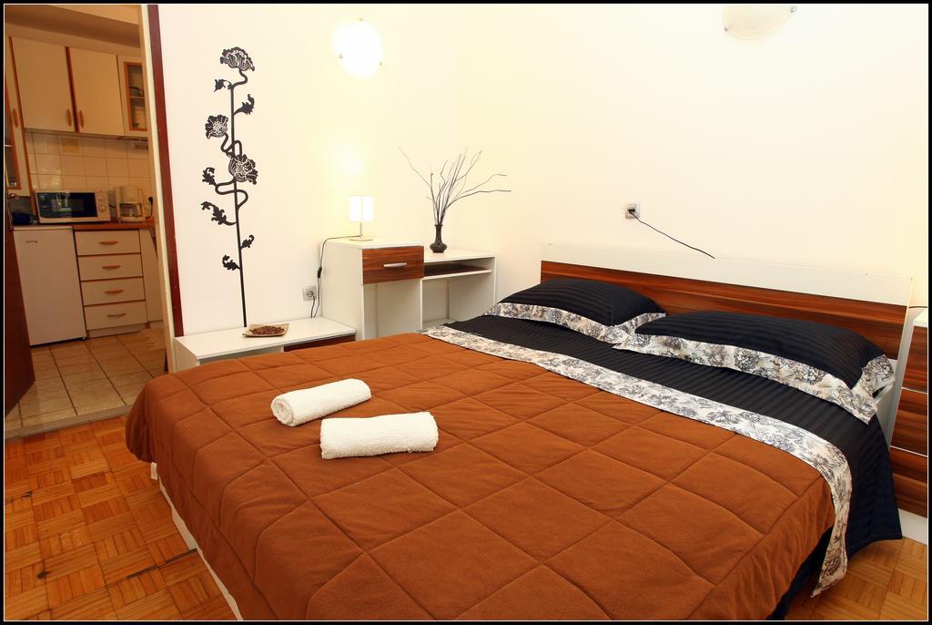 Champagne Apartments Portoroz Vp Екстер'єр фото